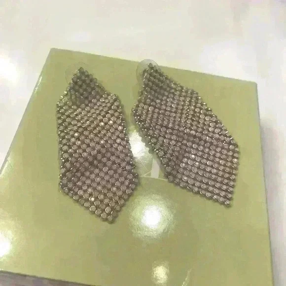 Stella & Dot Addie earrings. Rose gold mesh earrings. 2.75 inches long. - Picture 3 of 4